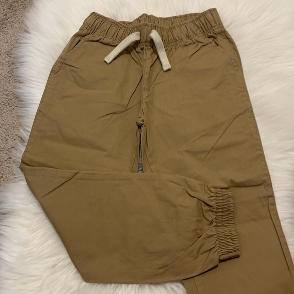 NWOT Boys khaki joggers size 7